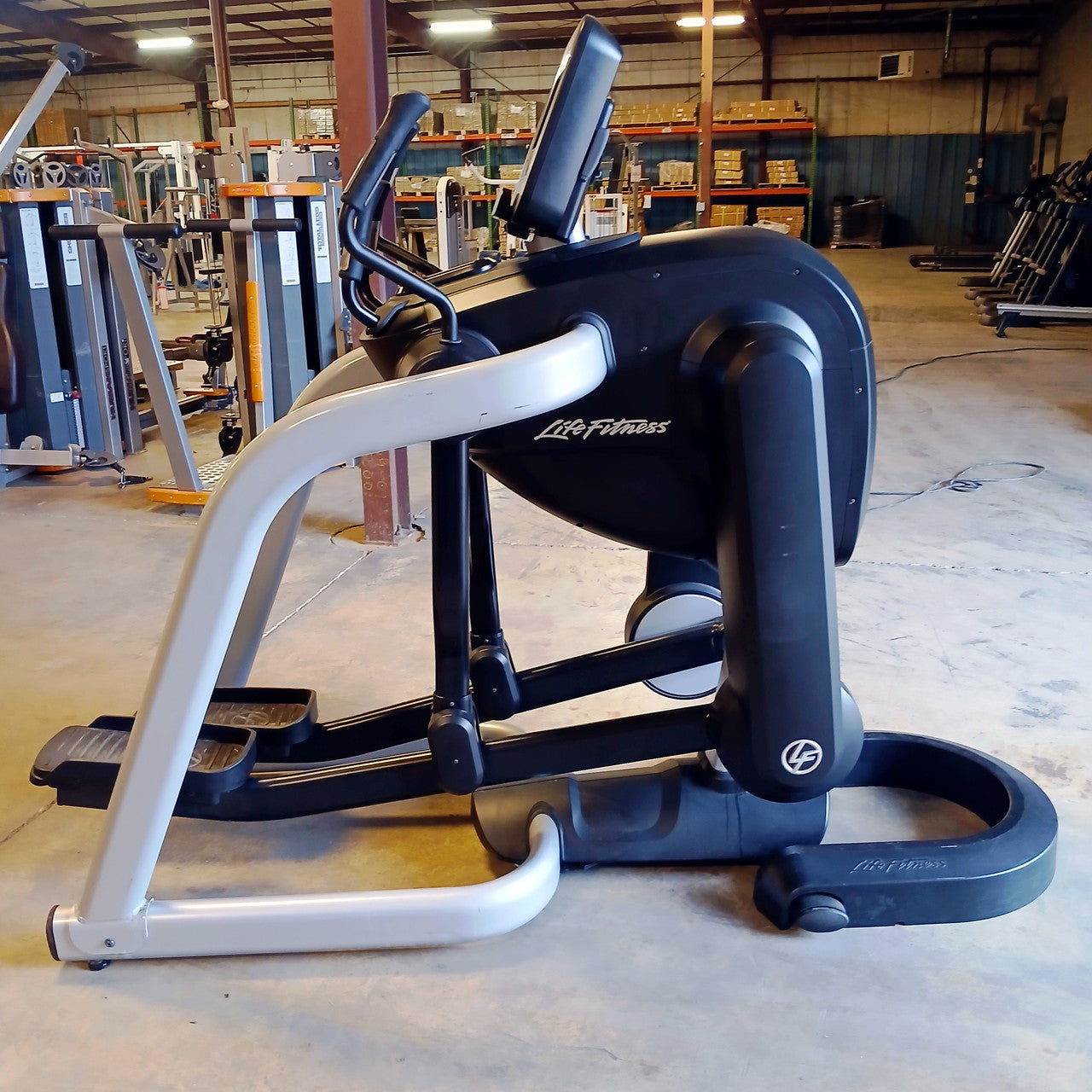 Life Fitness Elevation Series Flexstrider w/ Discover SI Console