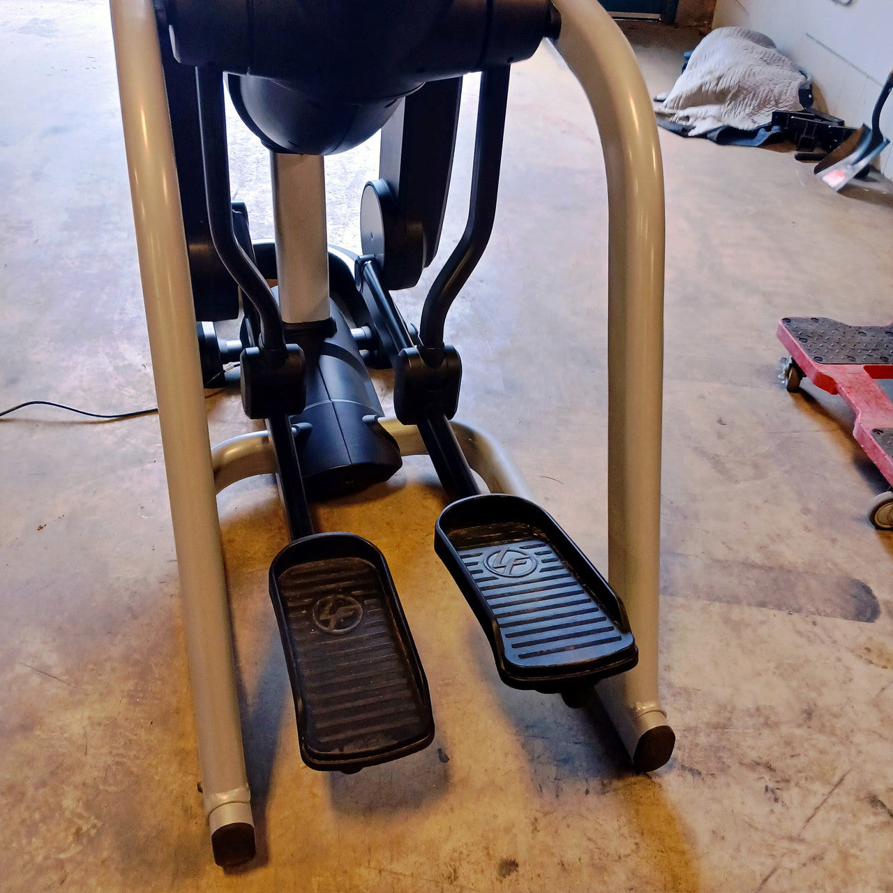 Life Fitness Elevation Series Flexstrider w/ Discover SI Console