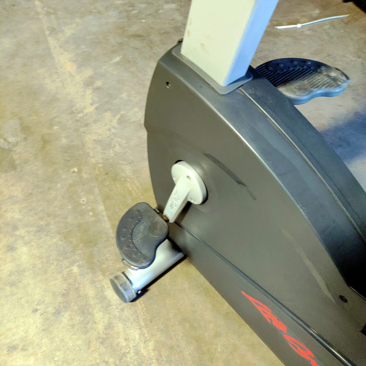 Life Fitness Integrity CLST Recumbent Bike