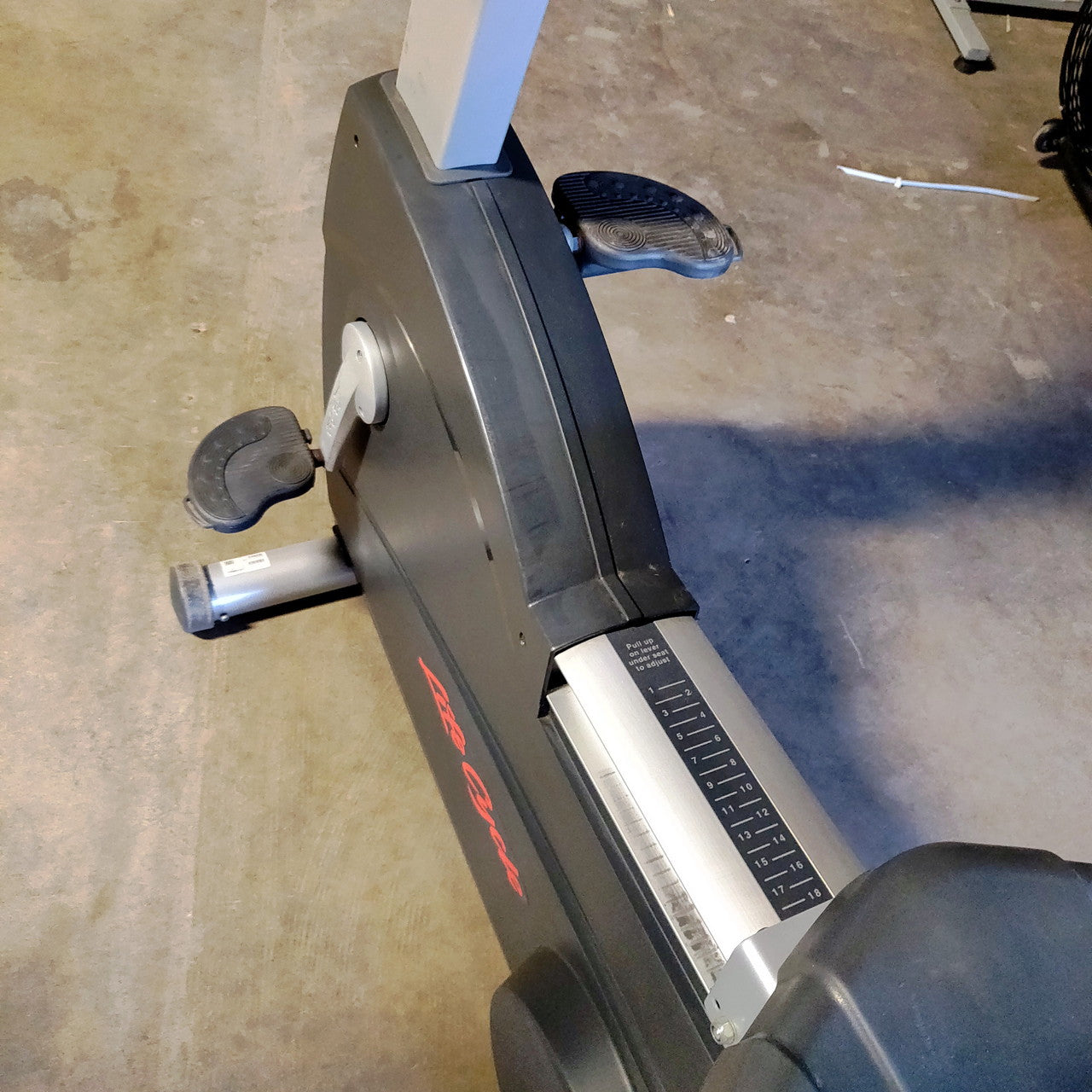 Life Fitness Integrity CLST Recumbent Bike