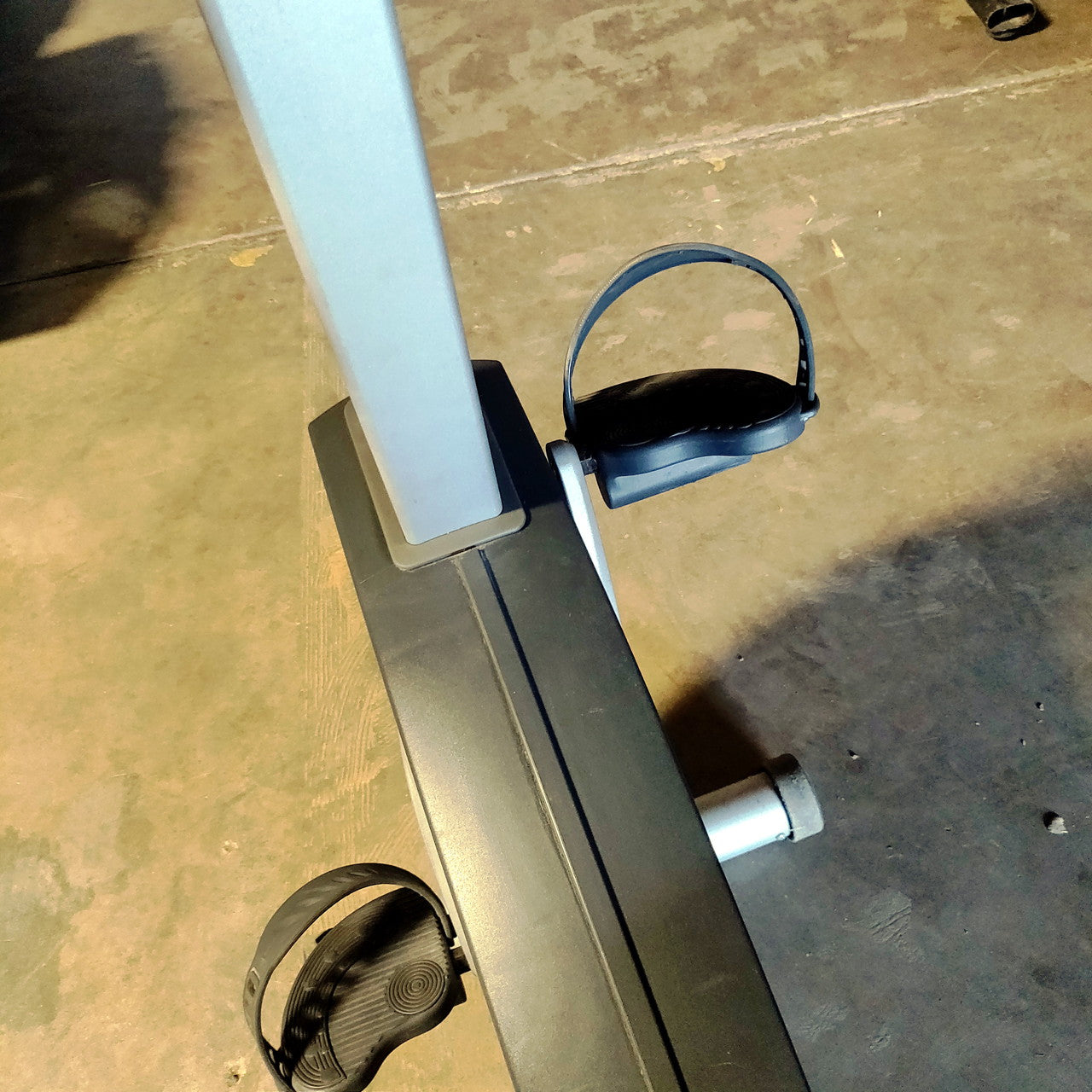 Life Fitness Integrity CLST Recumbent Bike