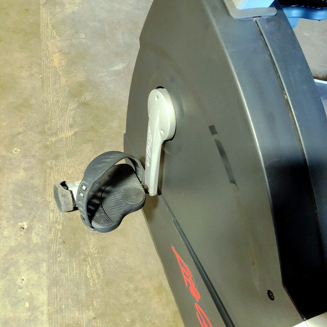 Life Fitness Integrity CLST Recumbent Bike