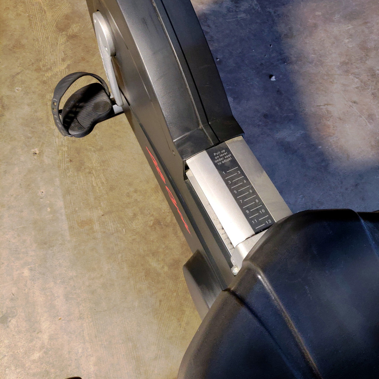 Life Fitness Integrity CLST Recumbent Bike