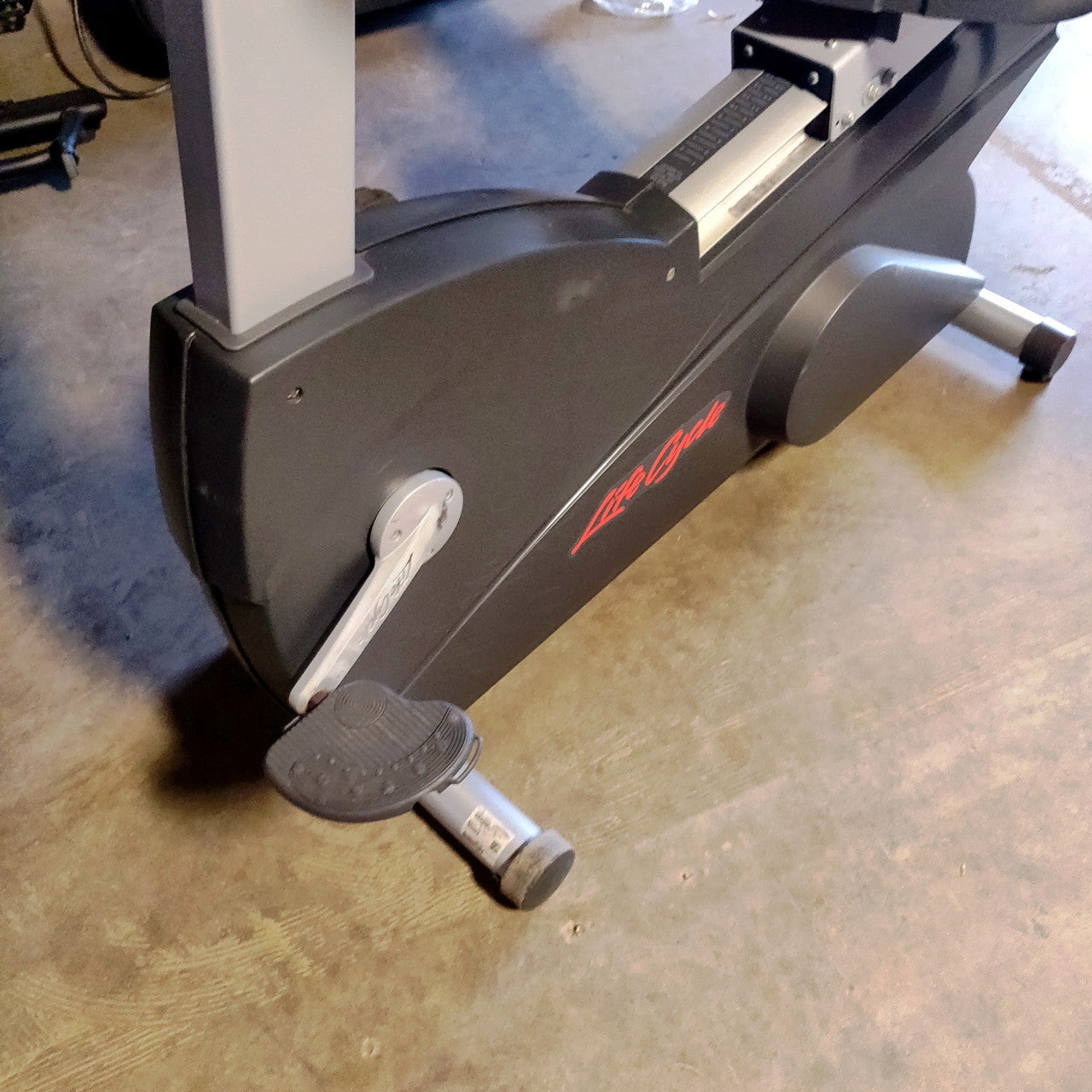 Life Fitness Integrity CLST Recumbent Bike