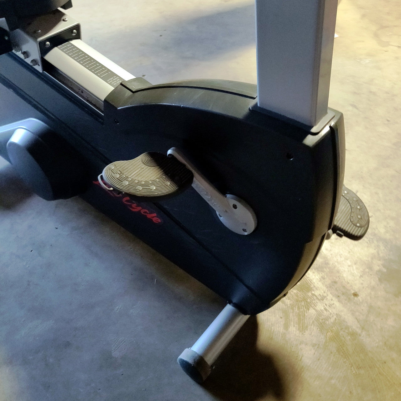 Life Fitness Integrity CLST Recumbent Bike