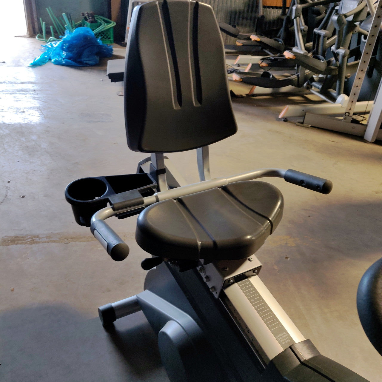 Life Fitness Integrity CLST Recumbent Bike