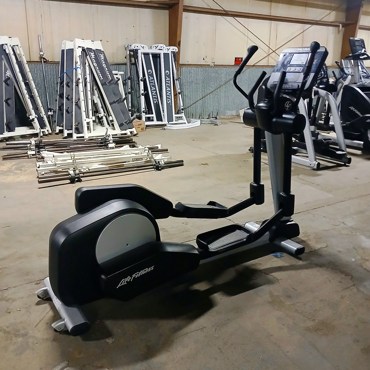 Life Fitness Integrity LNX Elliptical w/ X Console