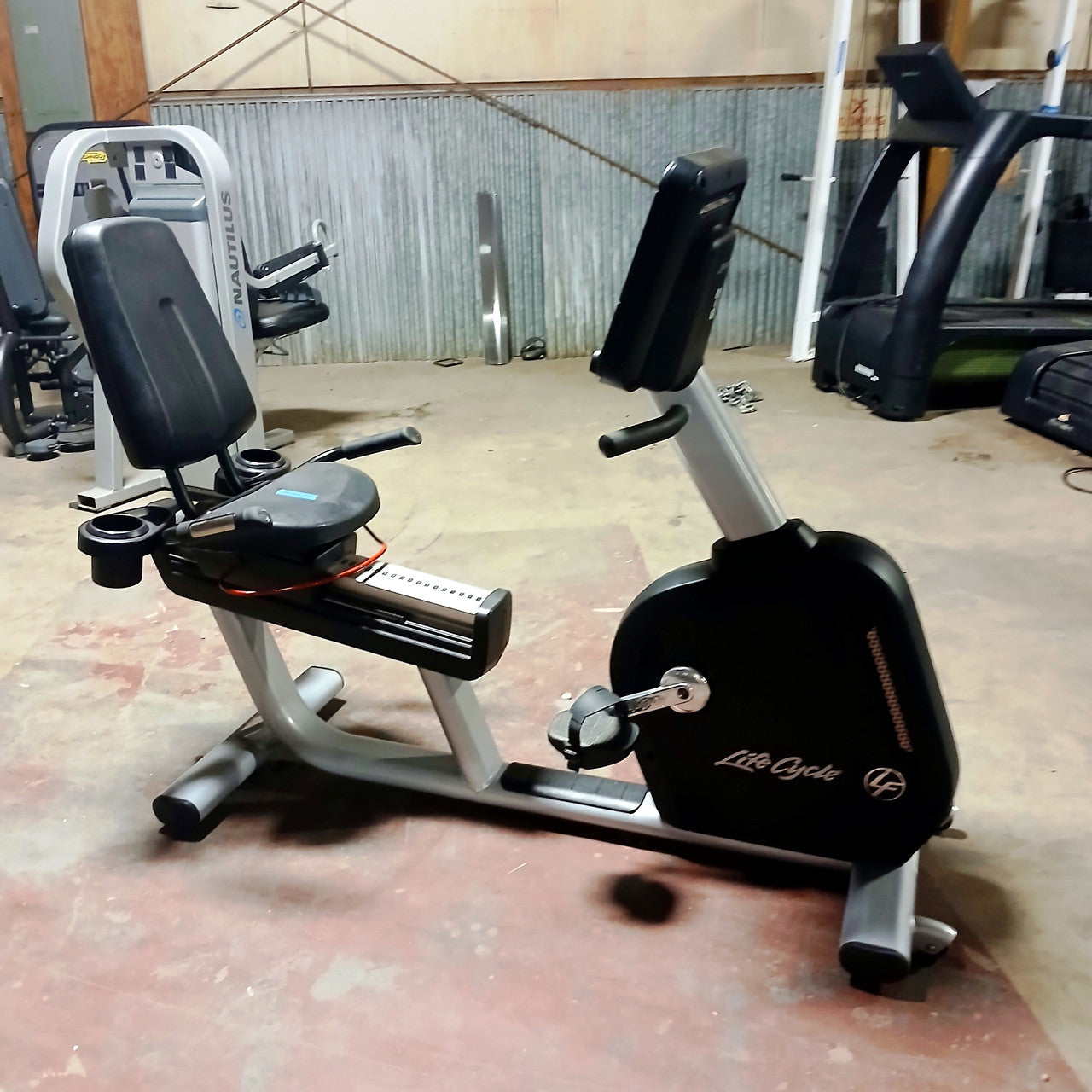 Life Fitness Integrity Lifecycle Recumbent w/ X Console