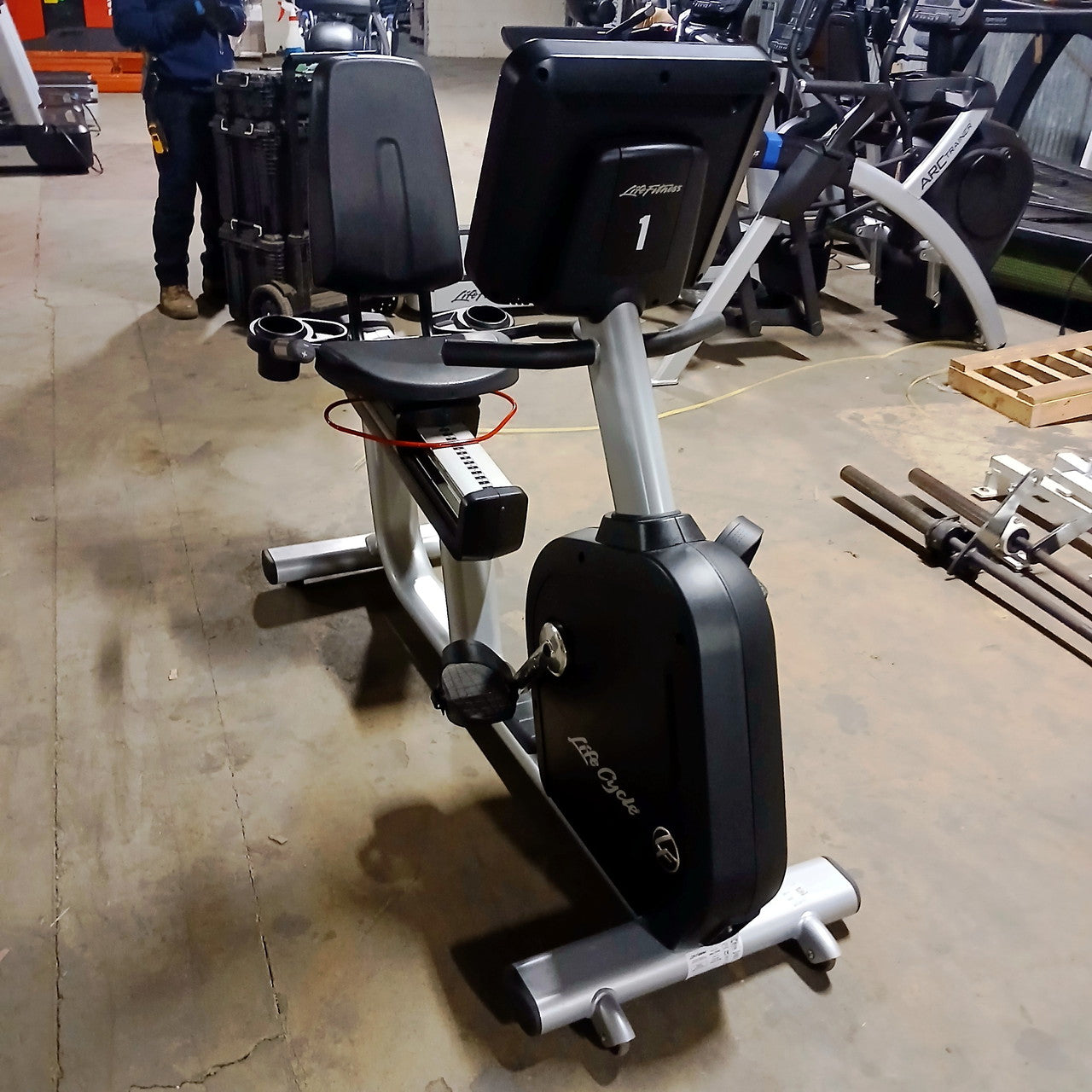 Life Fitness Integrity Lifecycle Recumbent w/ X Console