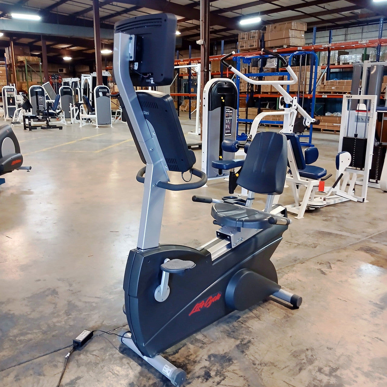 Life Fitness Integrity Series CLSR Recumbent Bike