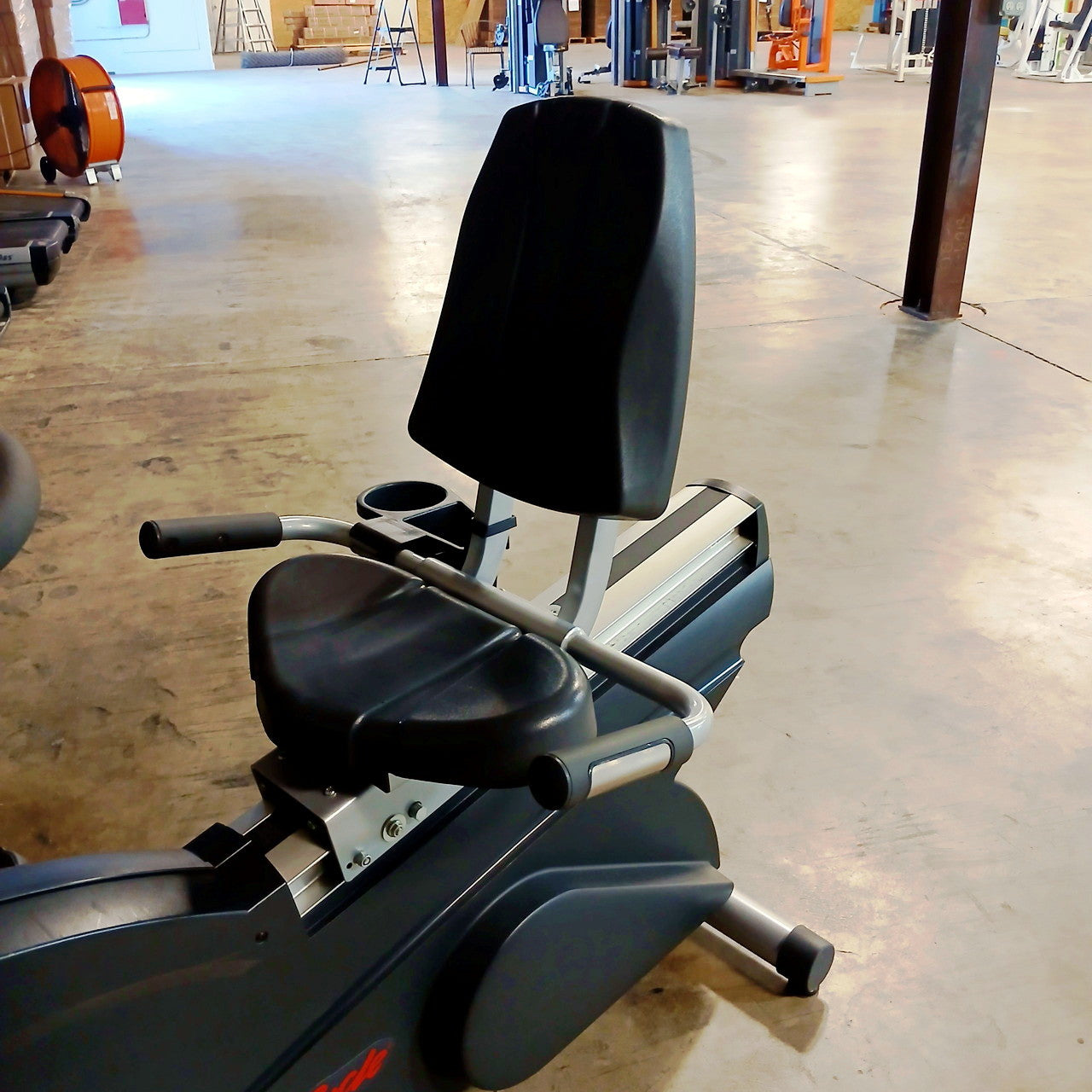 Life Fitness Integrity Series CLSR Recumbent Bike