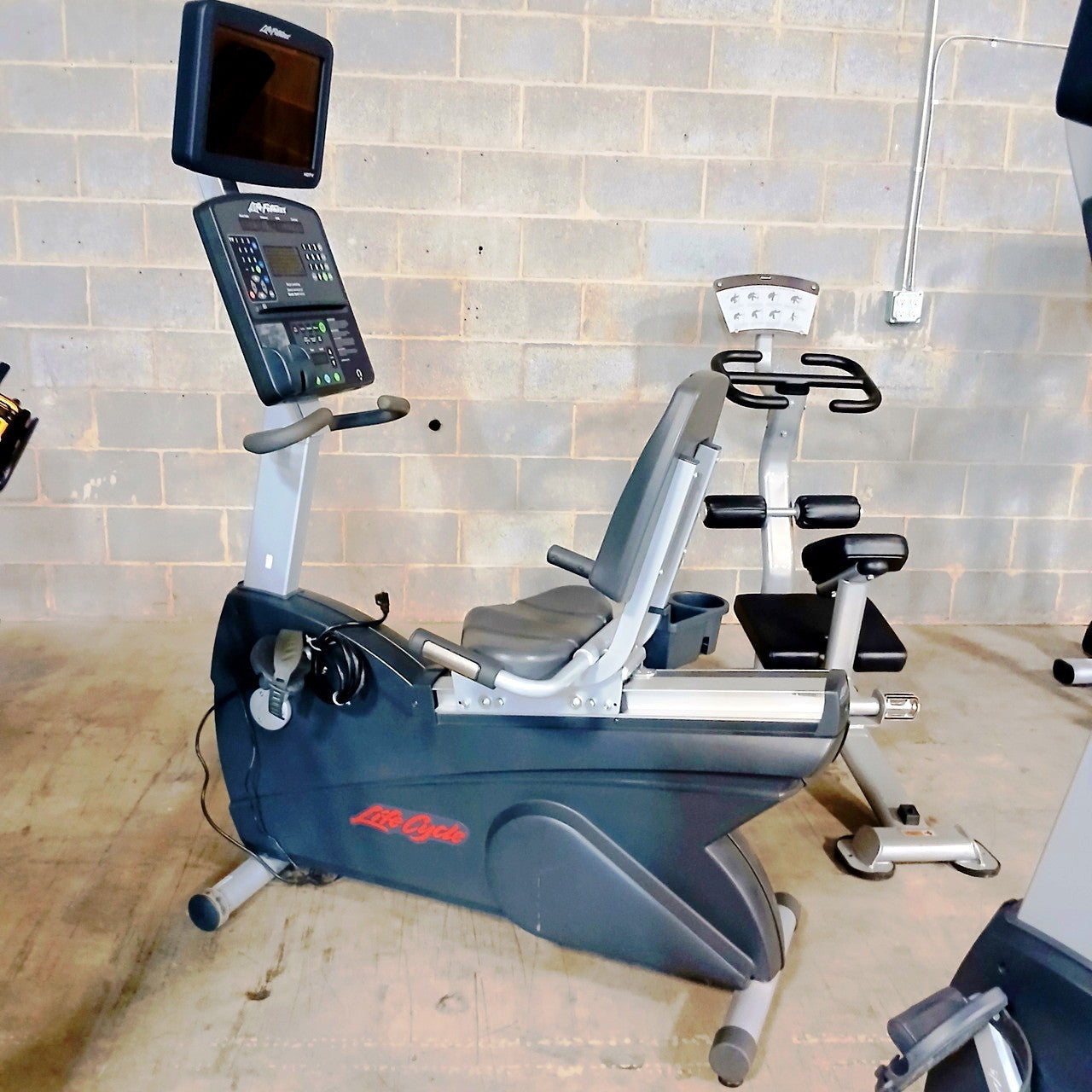 Life Fitness Integrity Series CLSR Recumbent Bike