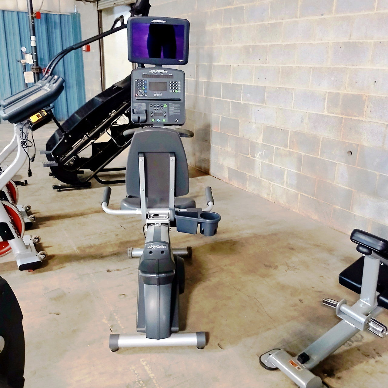 Life Fitness Integrity Series CLSR Recumbent Bike