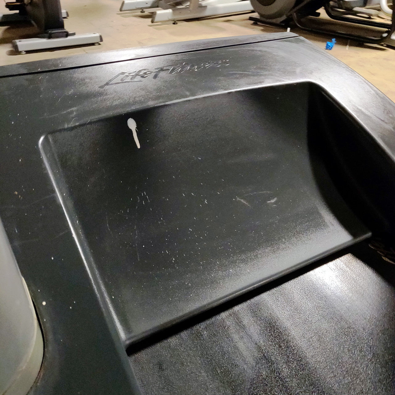 Life Fitness Integrity Series Treadmill CLST