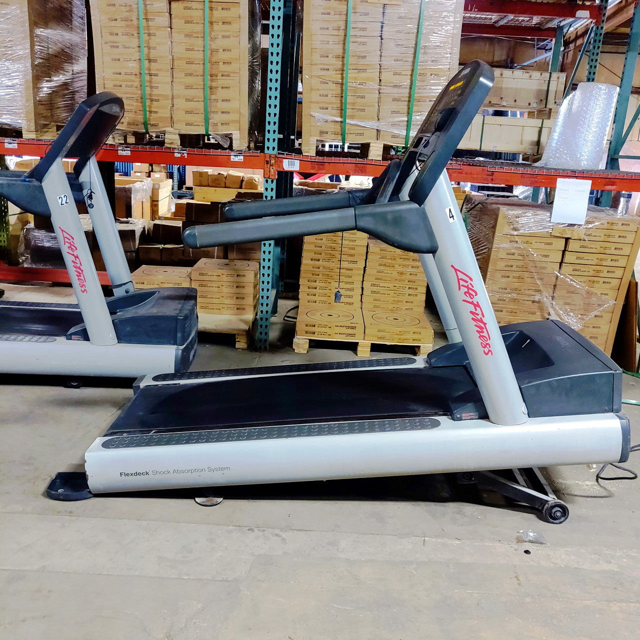 Life Fitness Integrity Series Treadmill CLST