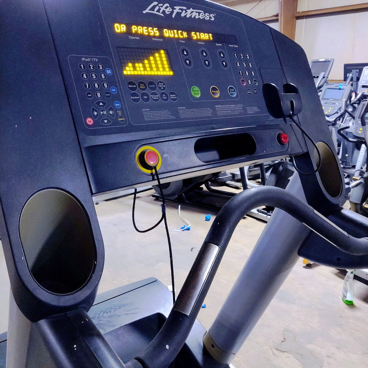 Life Fitness Integrity Series Treadmill CLST