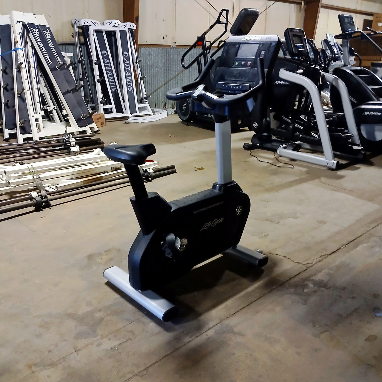 Life Fitness Integrity Upright Bike w/ X console