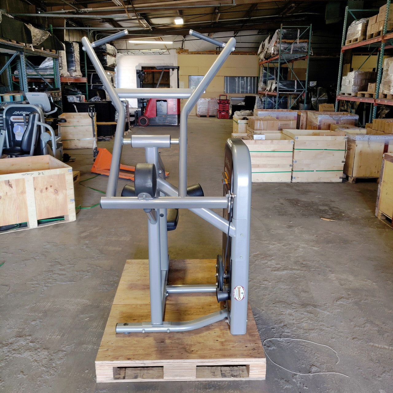 Life Fitness Lat Pulldown Circuit Series