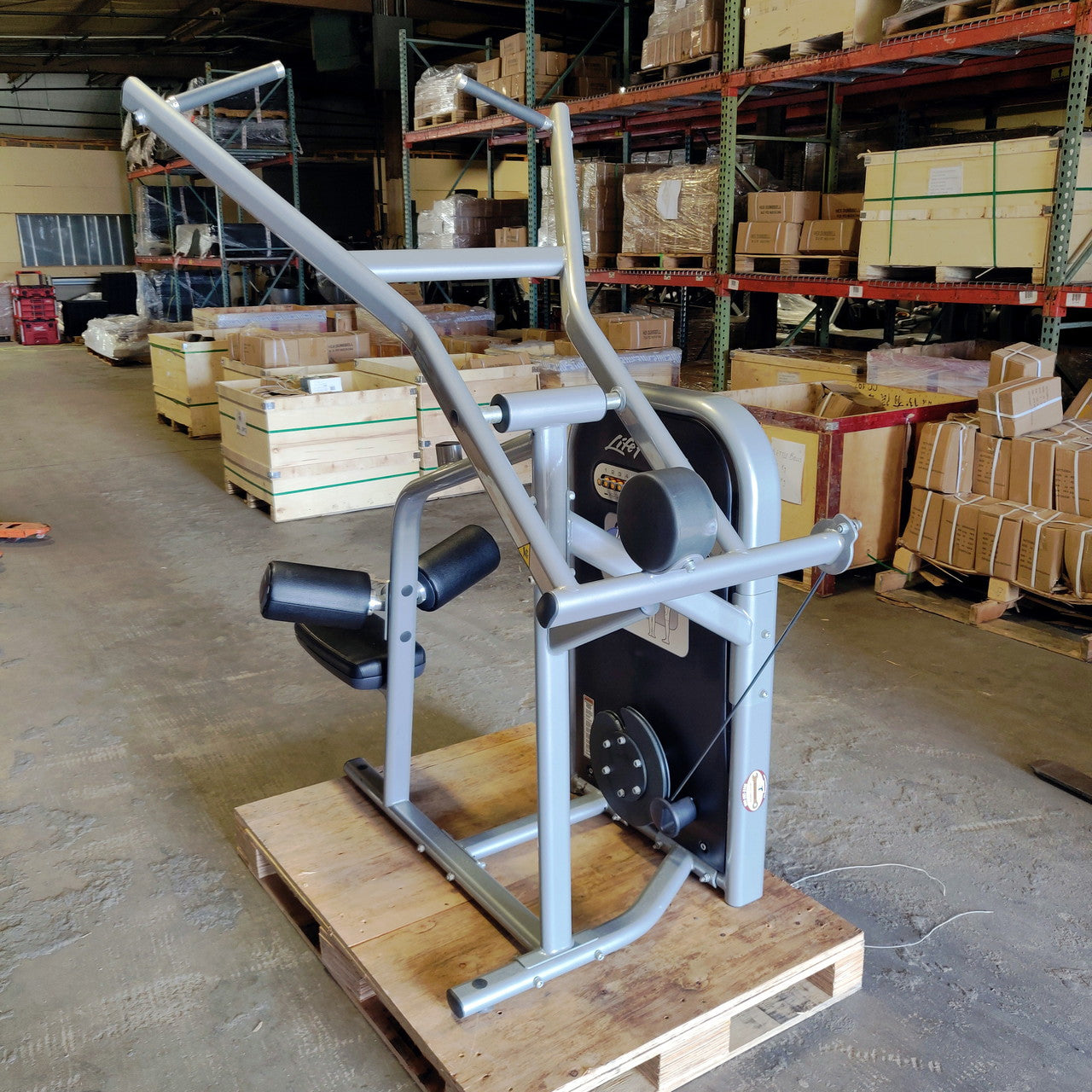 Life Fitness Lat Pulldown Circuit Series