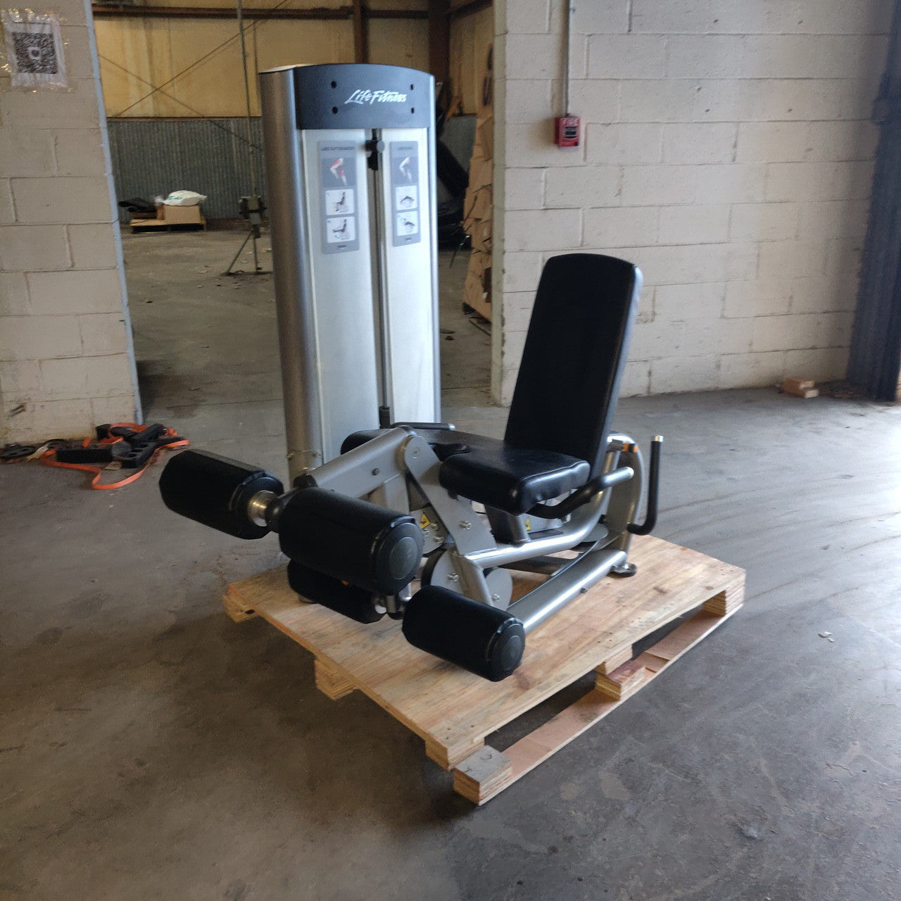 Life Fitness Optima Leg Extension / Prone Leg Curl