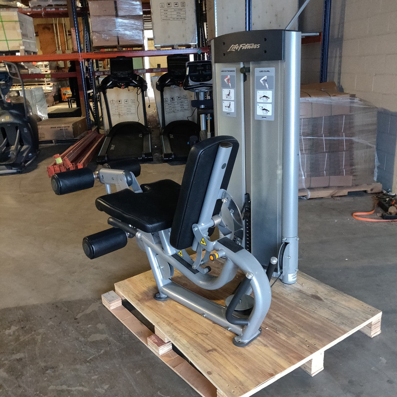 Life Fitness Optima Leg Extension / Prone Leg Curl