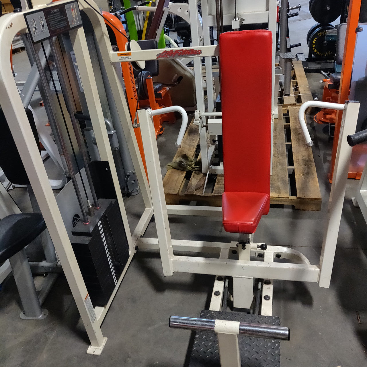 Life Fitness Pro 1 Seated Chest Press with Foot Assist