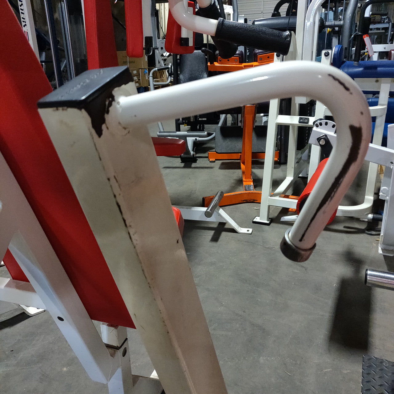 Life Fitness Pro 1 Seated Chest Press with Foot Assist