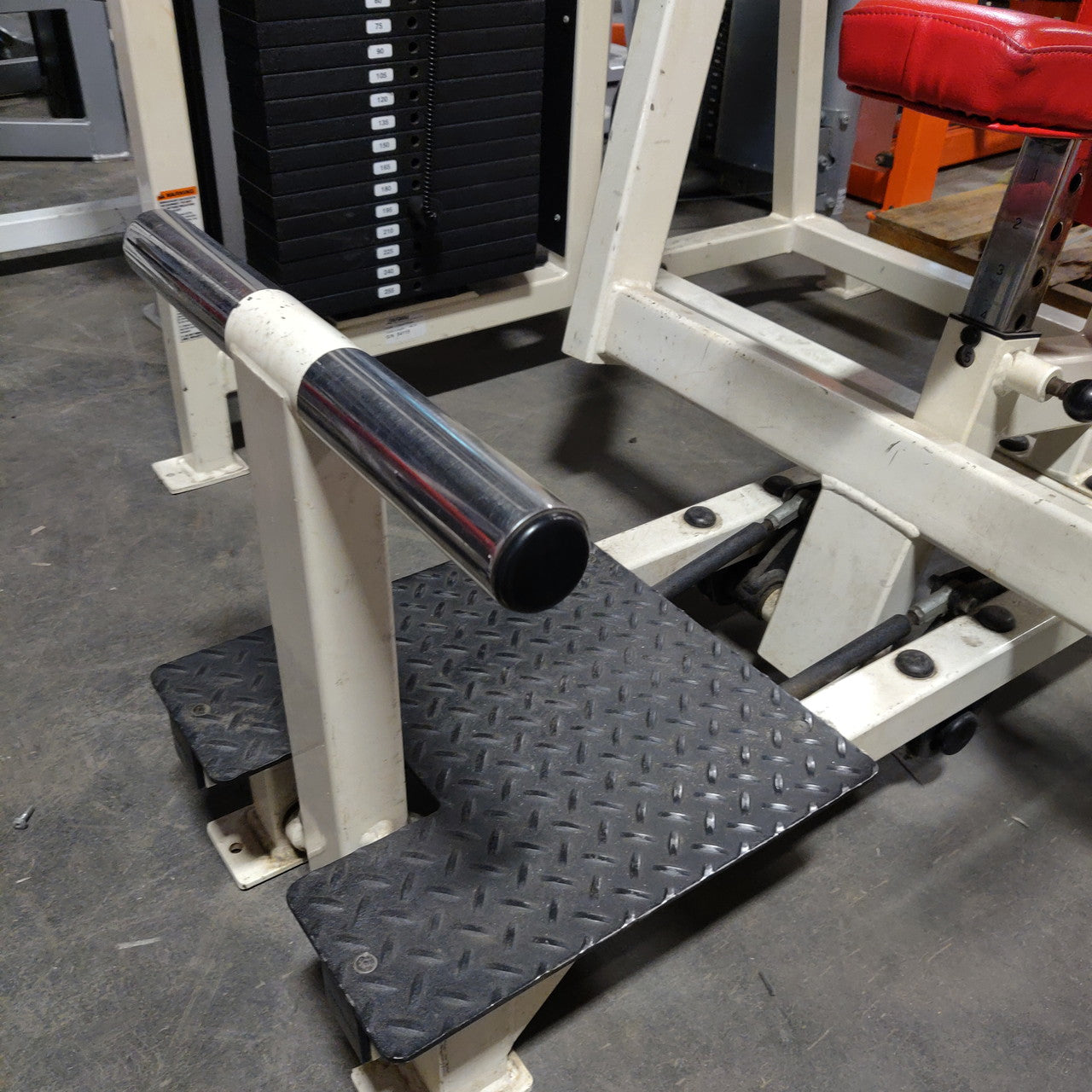 Life Fitness Pro 1 Seated Chest Press with Foot Assist