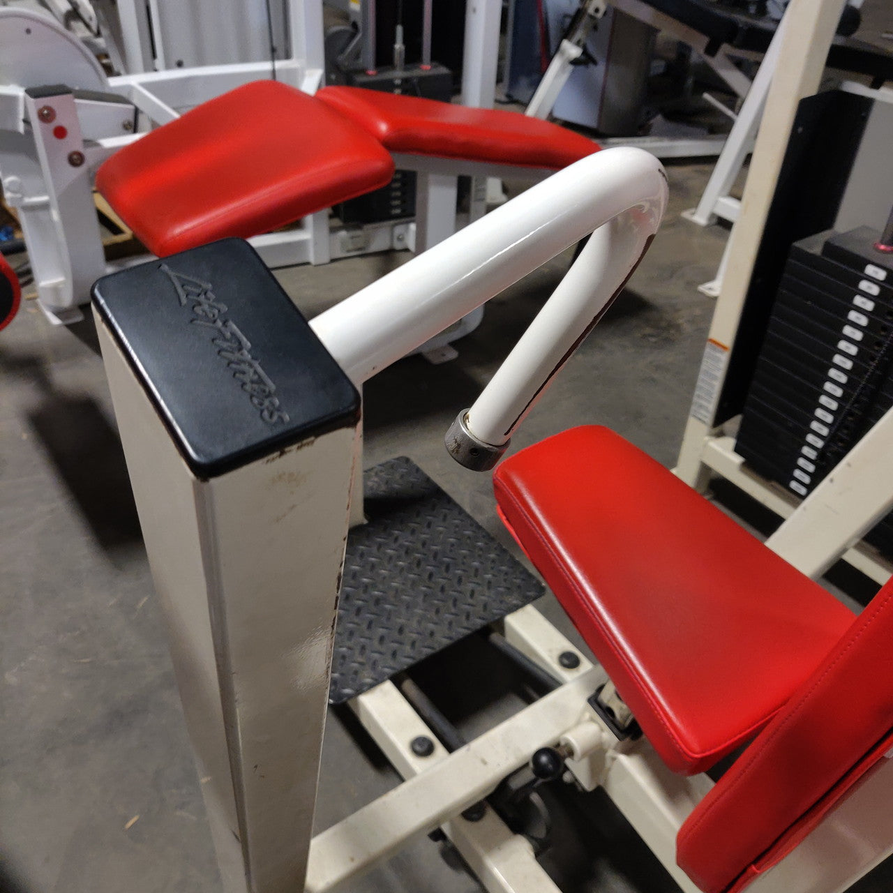 Life Fitness Pro 1 Seated Chest Press with Foot Assist
