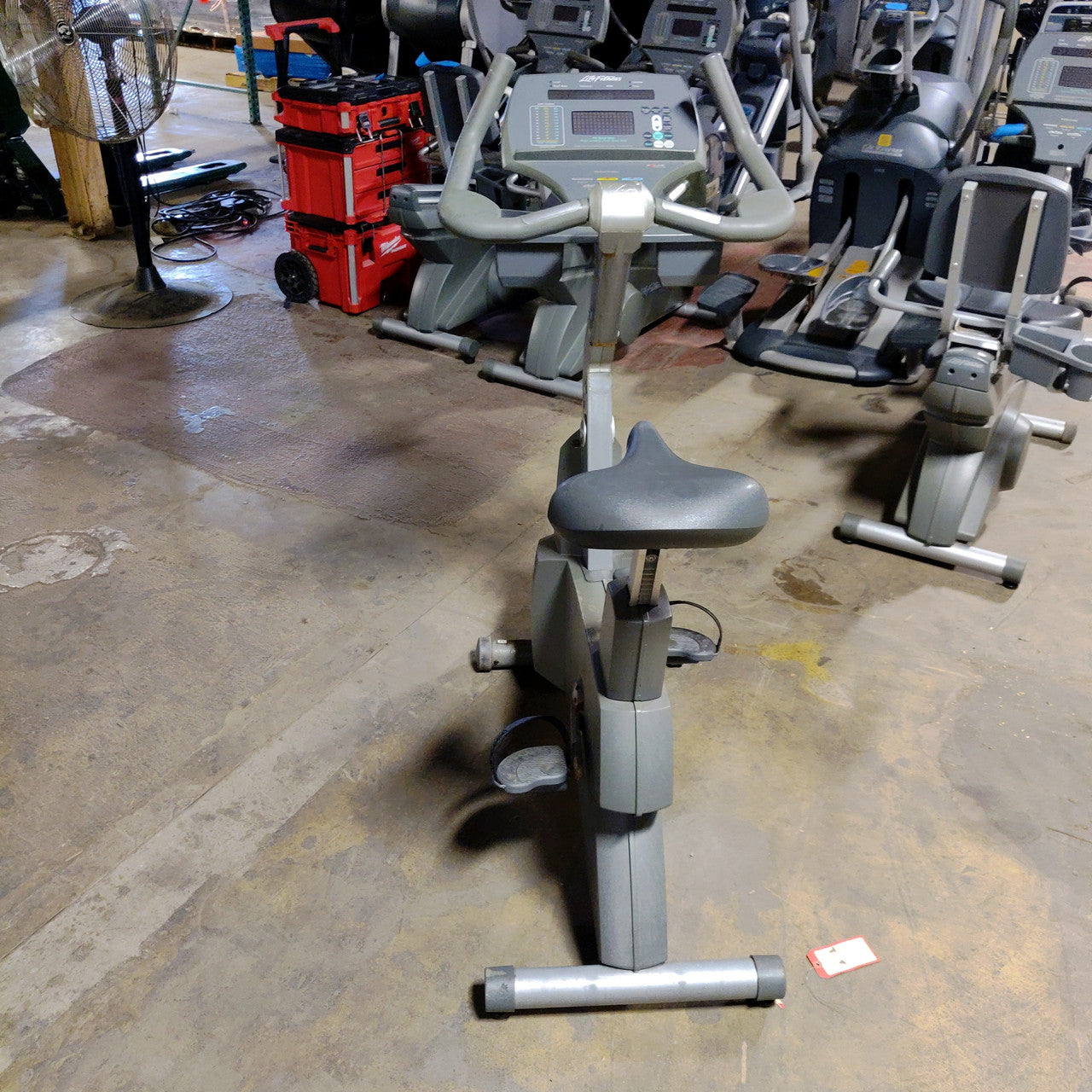 Life Fitness Upright Exercise Bike 93c