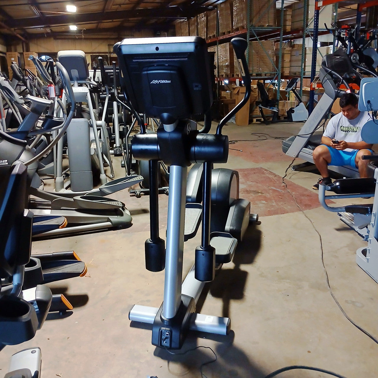 Life fitness Club Series+ Elliptical Cross-Trainer w/SE3 HD Console