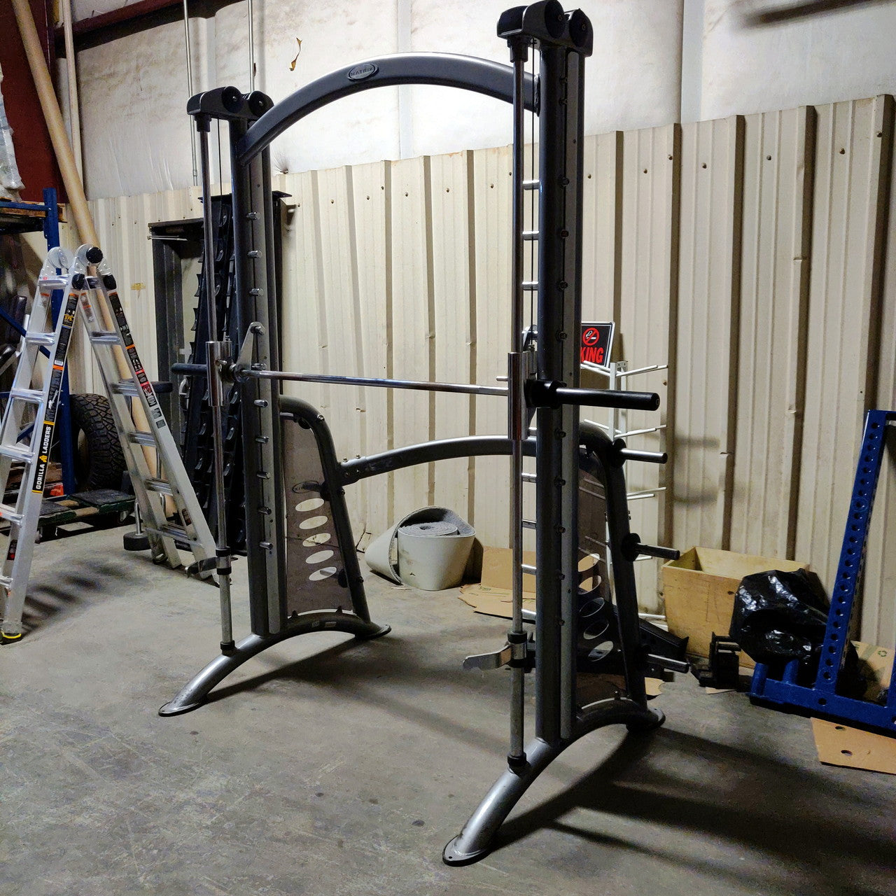 Matrix Aura Smith Machine