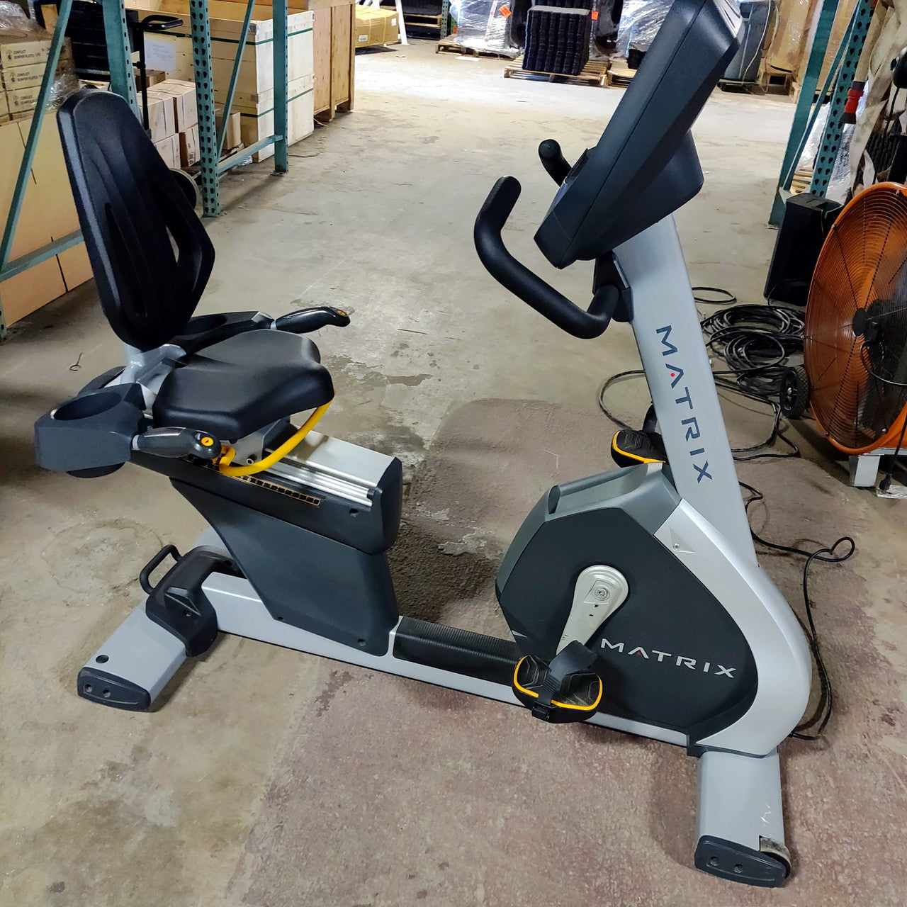 Matrix R7xi Recumbent Bike
