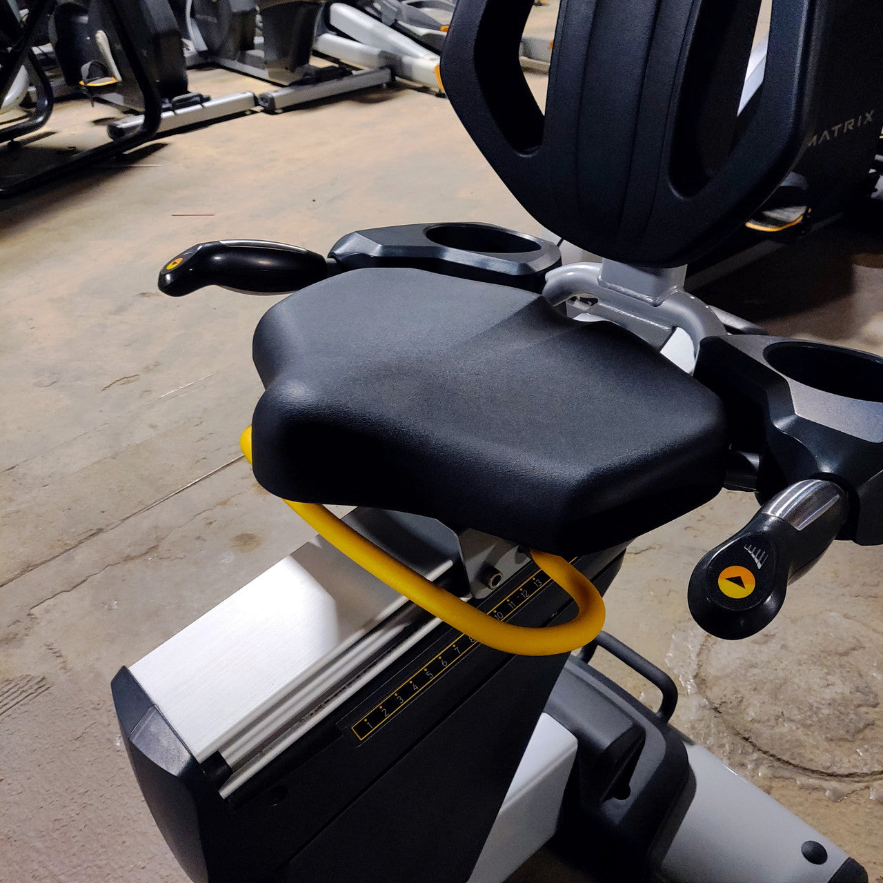 Matrix R7xi Recumbent Bike