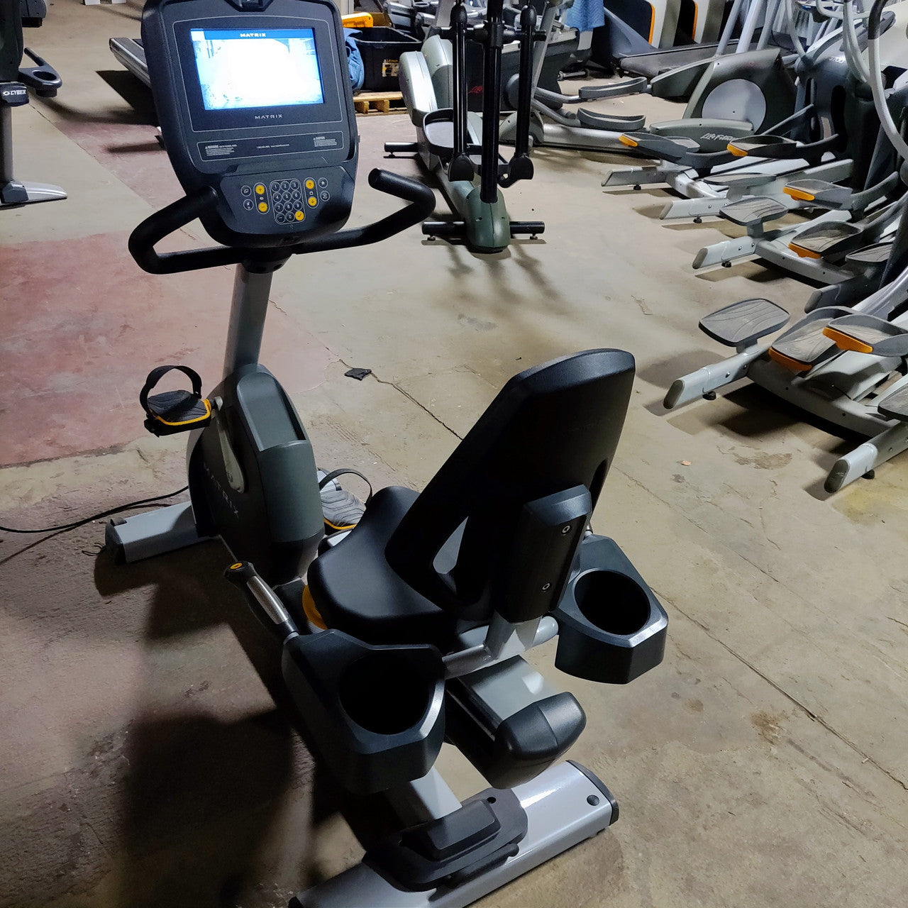 Matrix R7xi Recumbent Bike