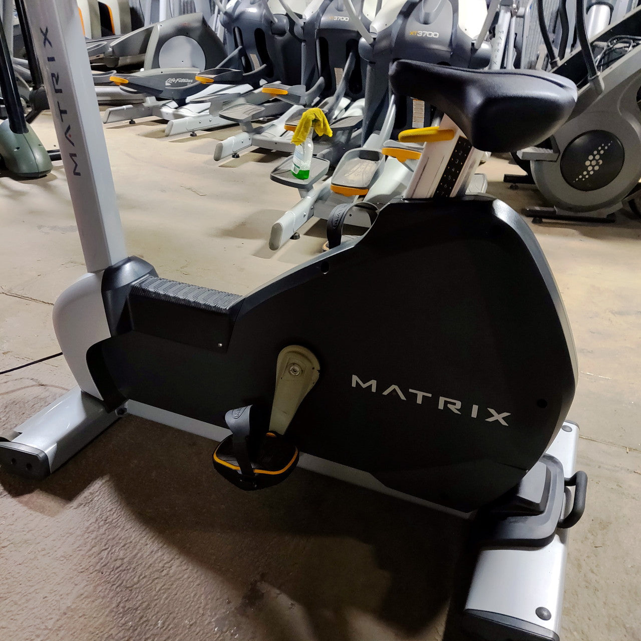 Matrix U7xi Upright Bike