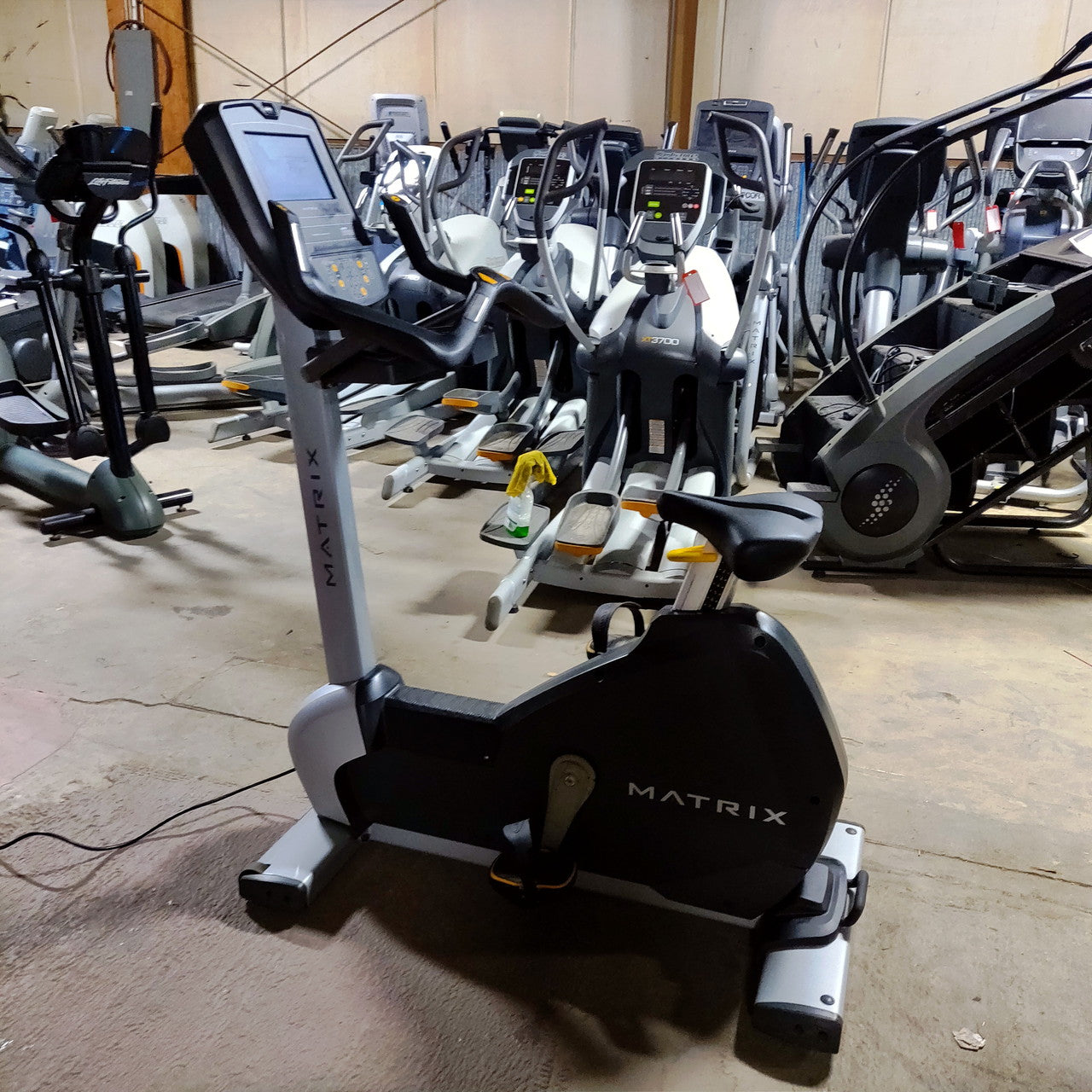 Matrix U7xi Upright Bike