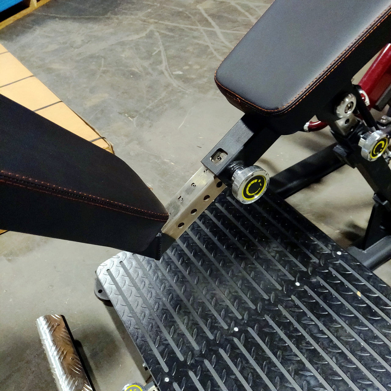 Muscle D Fitness Pro Strength Dynamic Row Plate Loaded