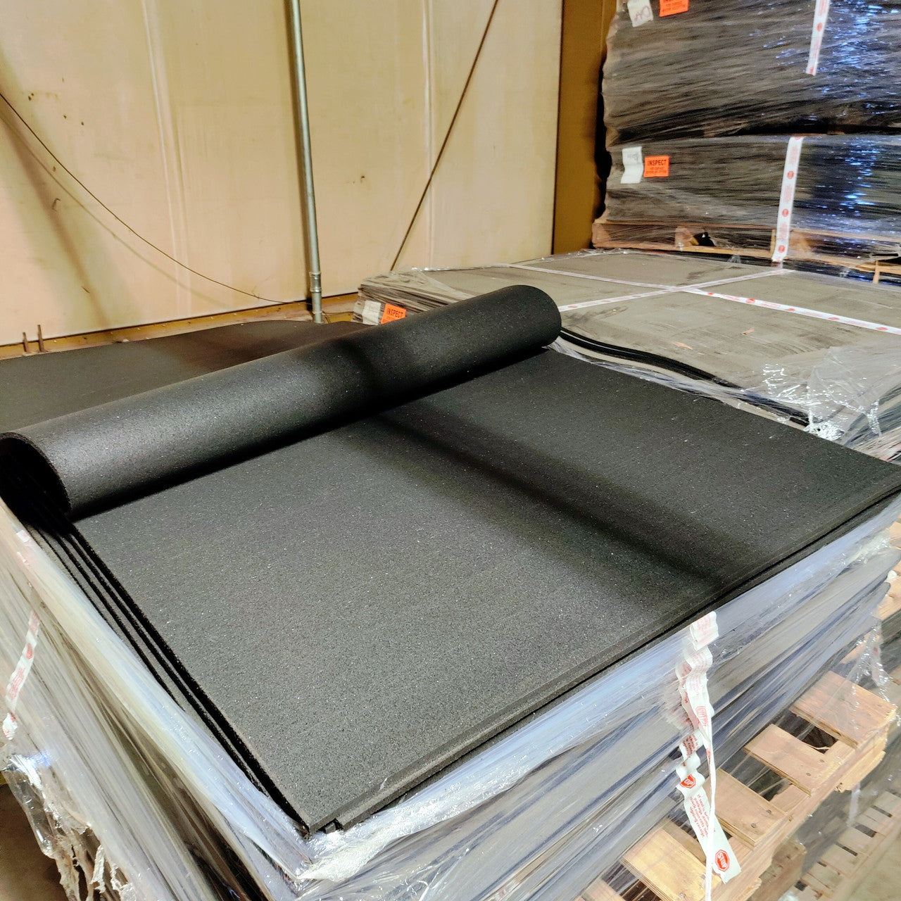 NEW 3/8" Premium Gym Flooring Mats 4' x 6' (Blem) Black