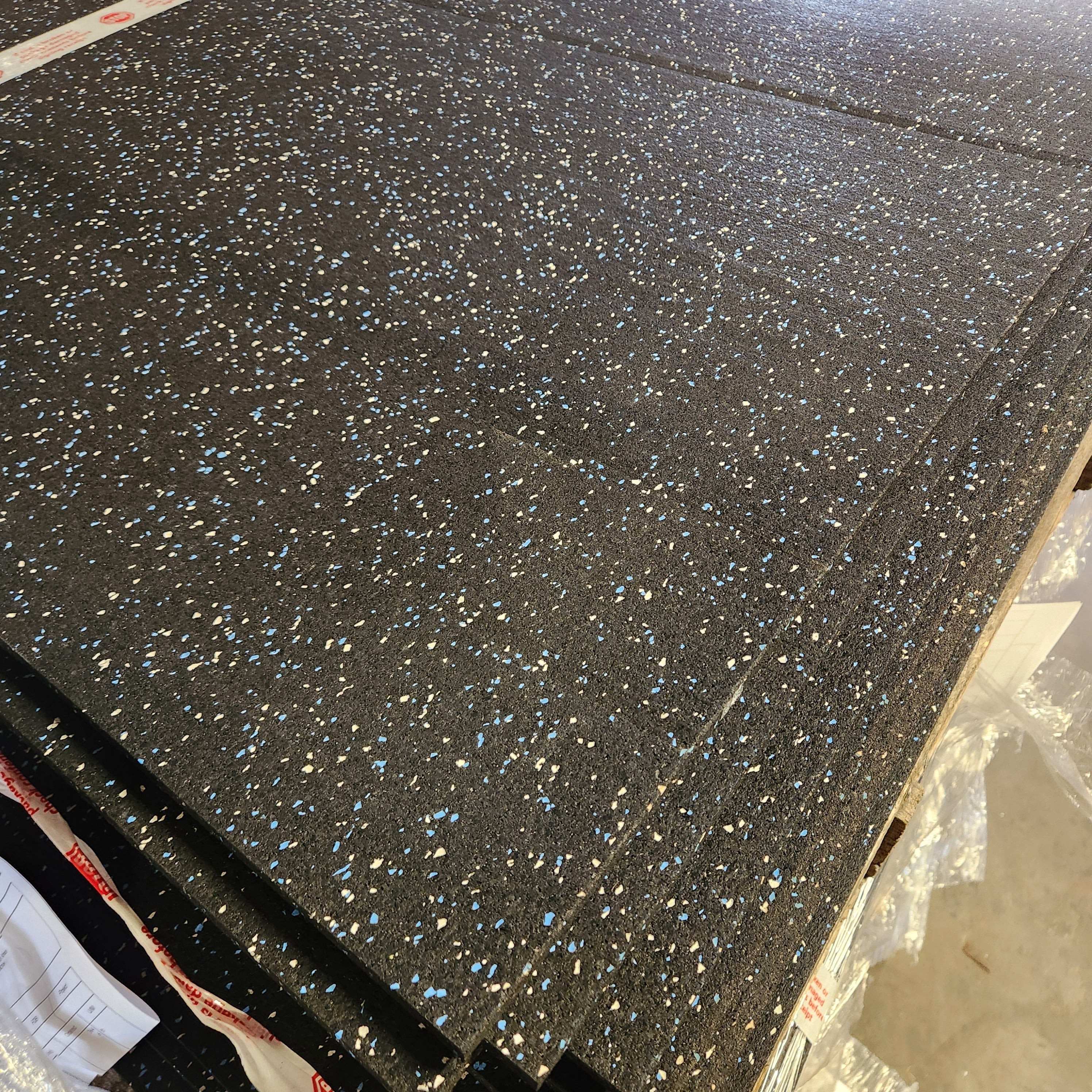 NEW 8mm Premium Gym Flooring Mats 4' x 6' (Blem)