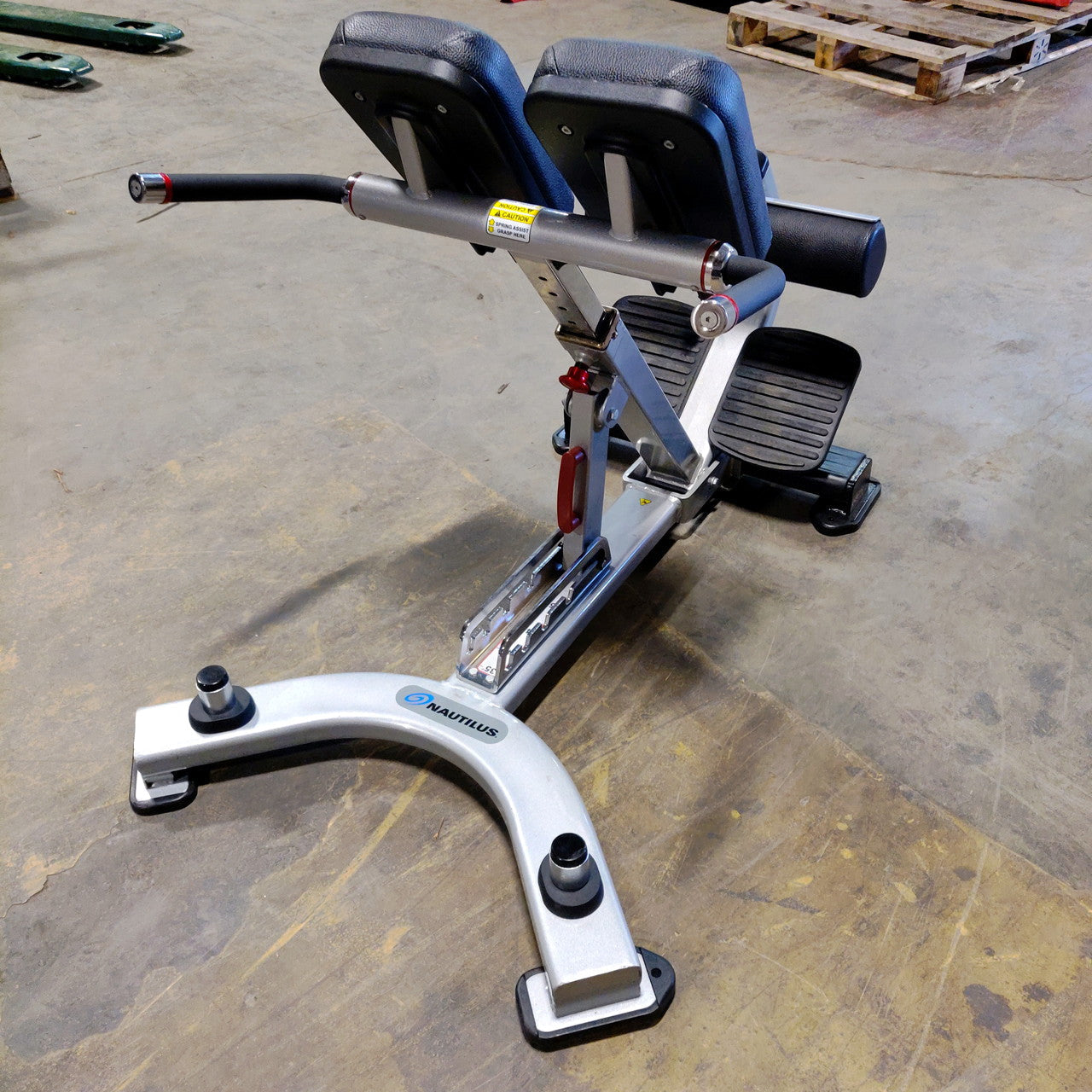 Nautilus Back Extension Bench