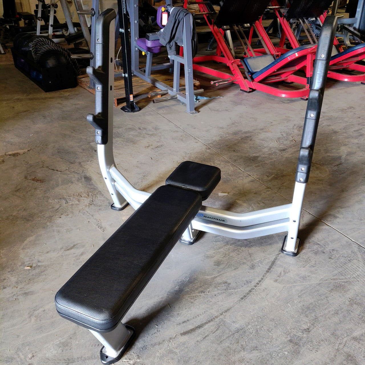 Nautilus Flat Benchpress