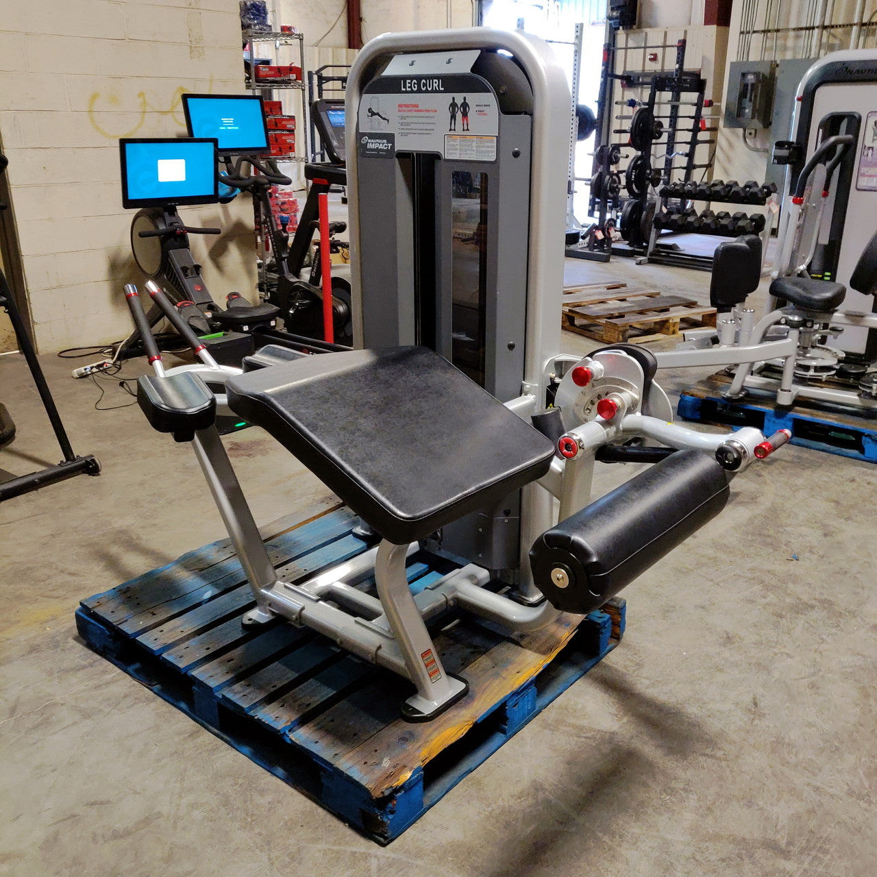 Nautilus Leg Curl Impact Line