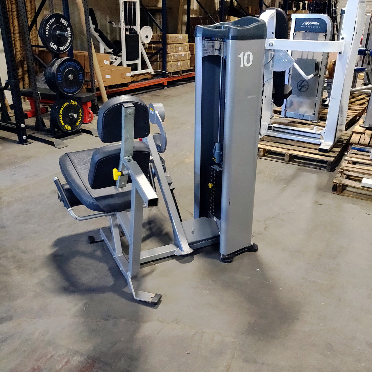 Nautilus Leg Extension Steel Series