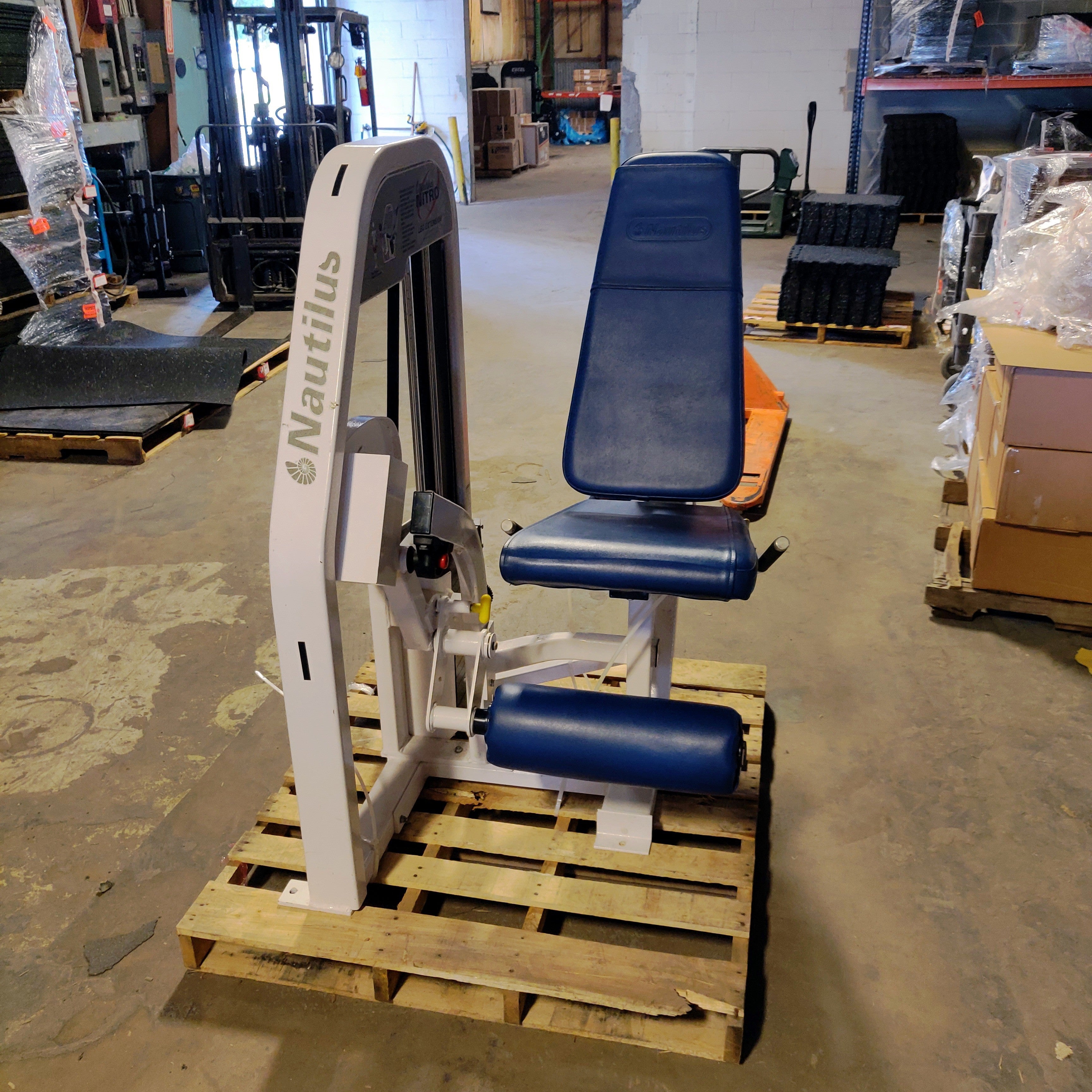 Nautilus Nitro Leg Extension