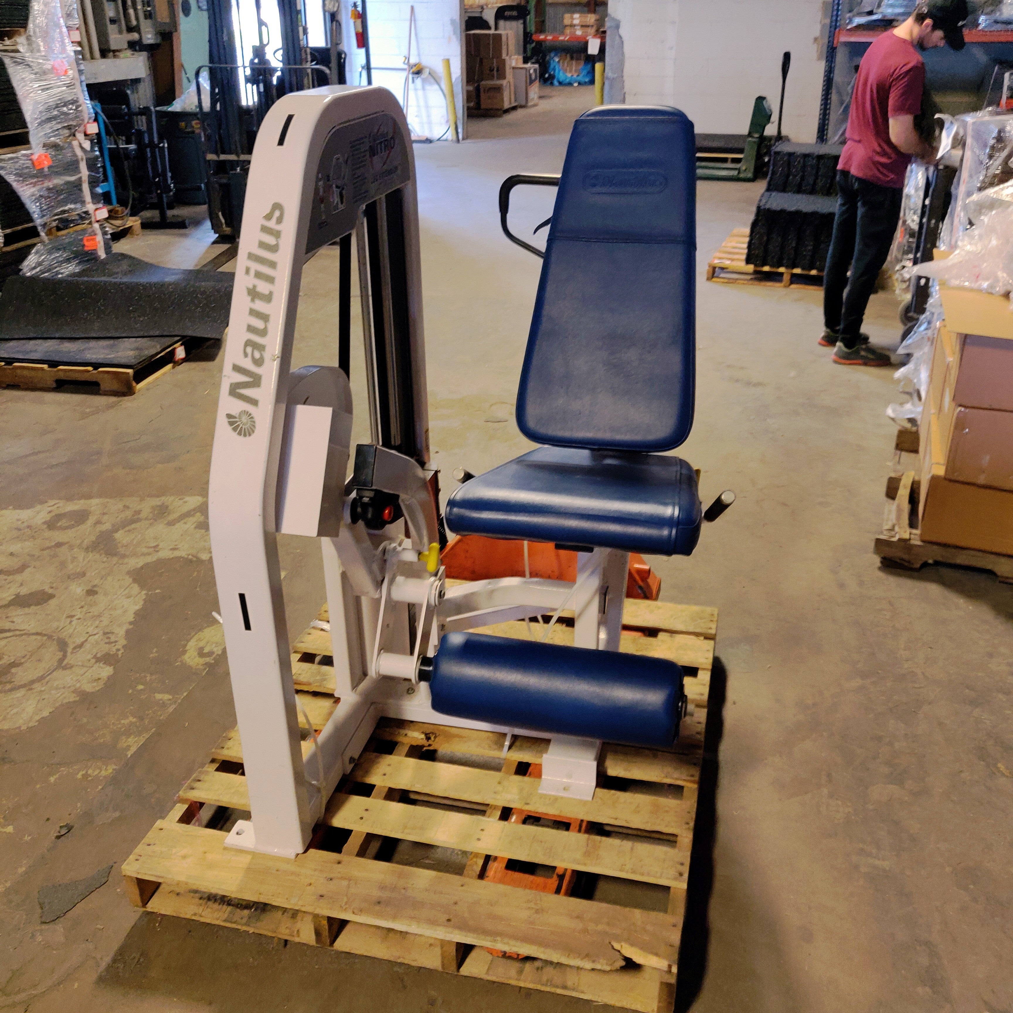 Nautilus Nitro Leg Extension