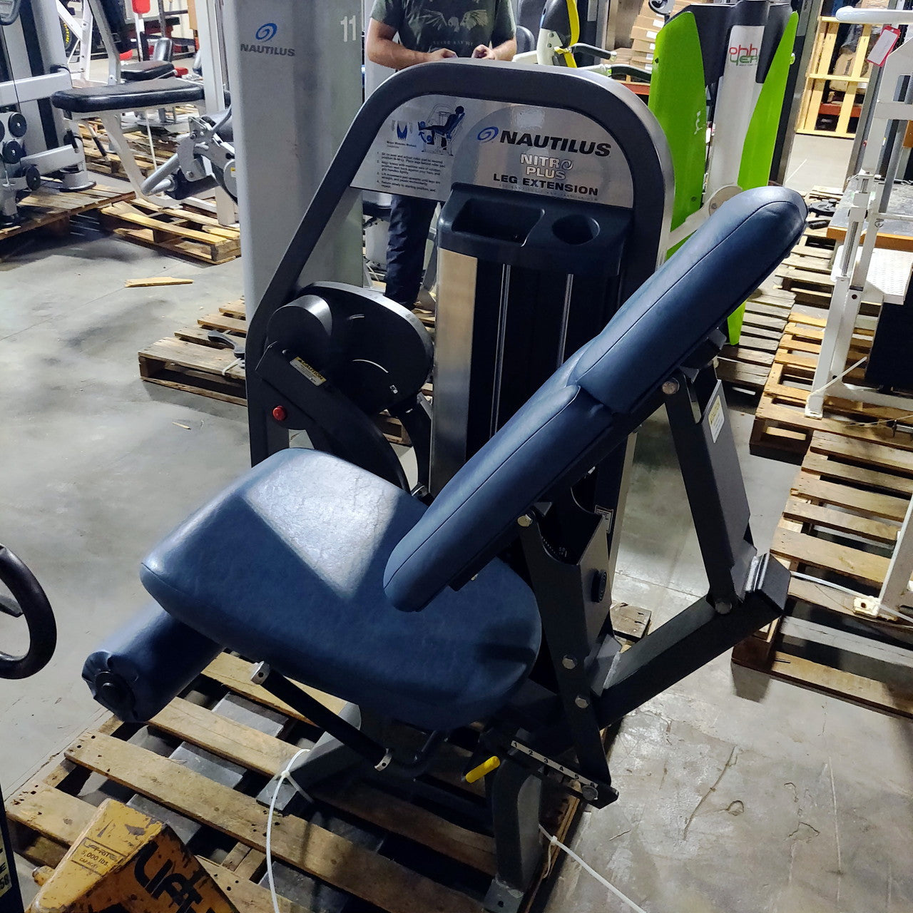 Nautilus Nitro Plus Leg Extension