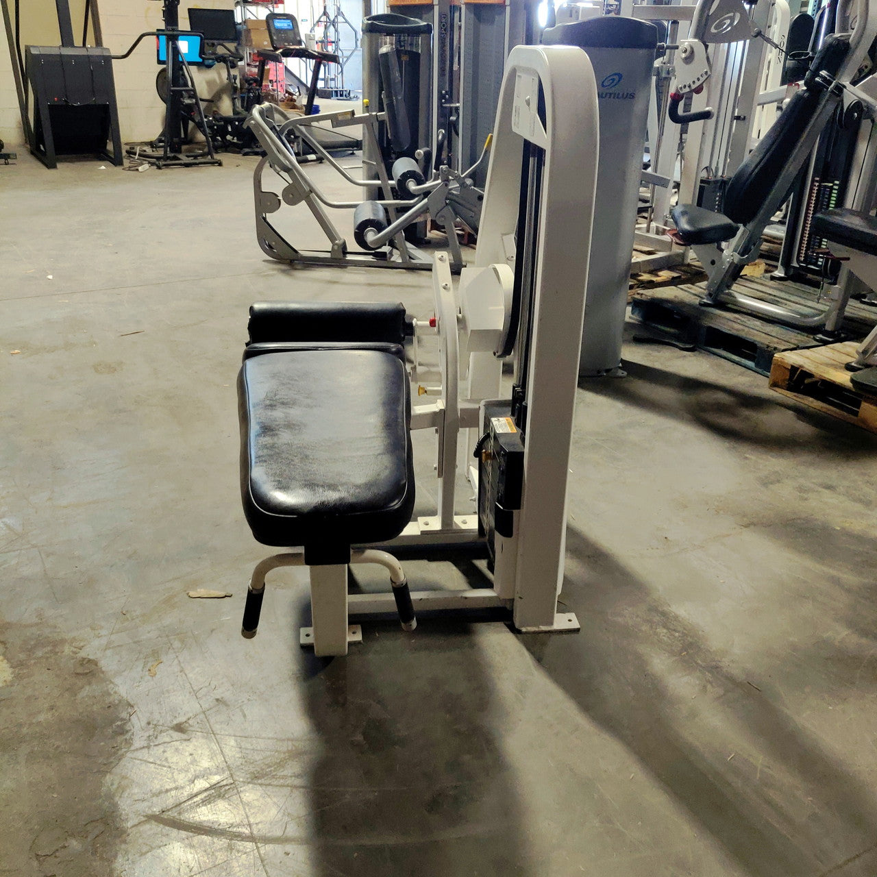 Nautilus Nitro Prone Leg Curl