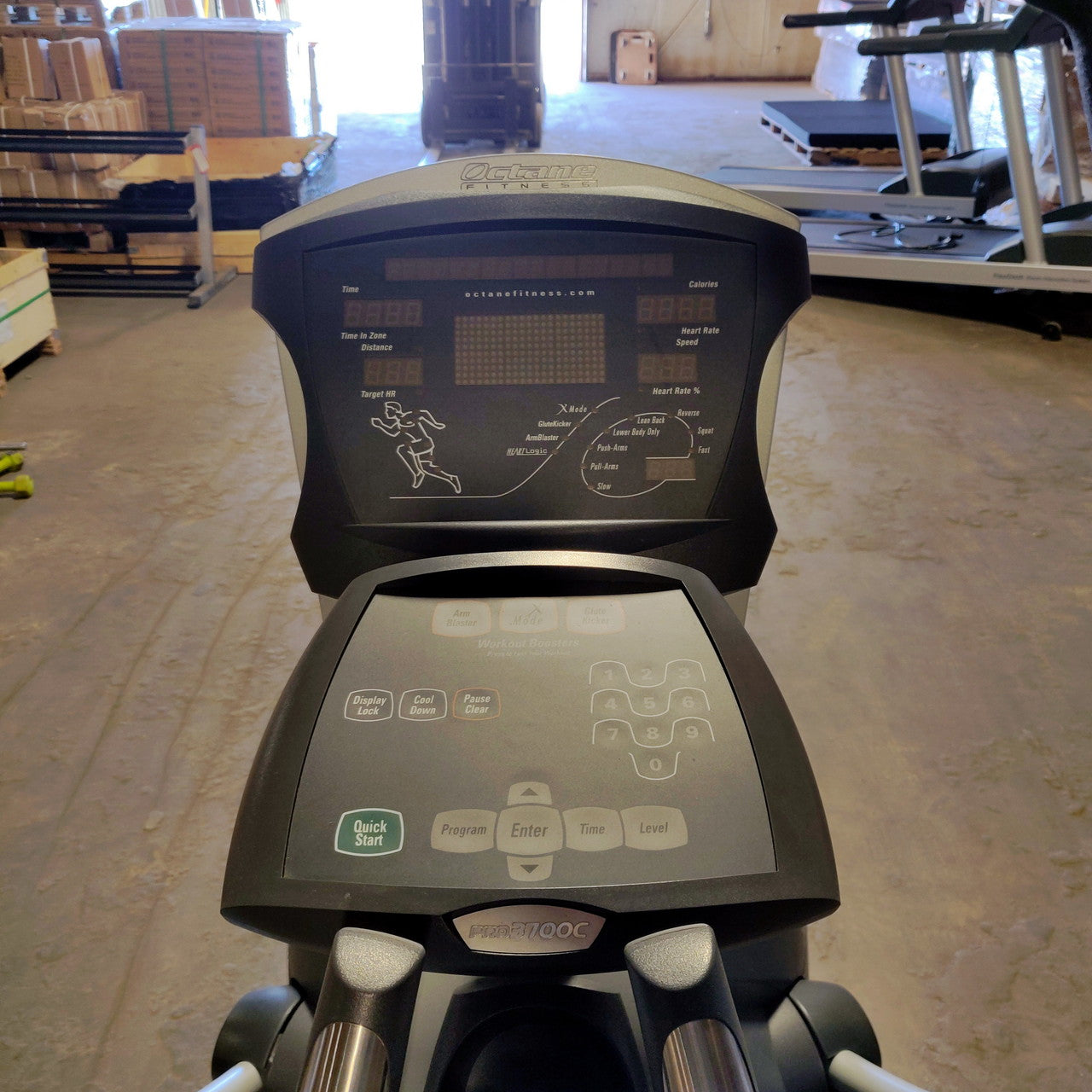 Octane Elliptical Pro 3700C