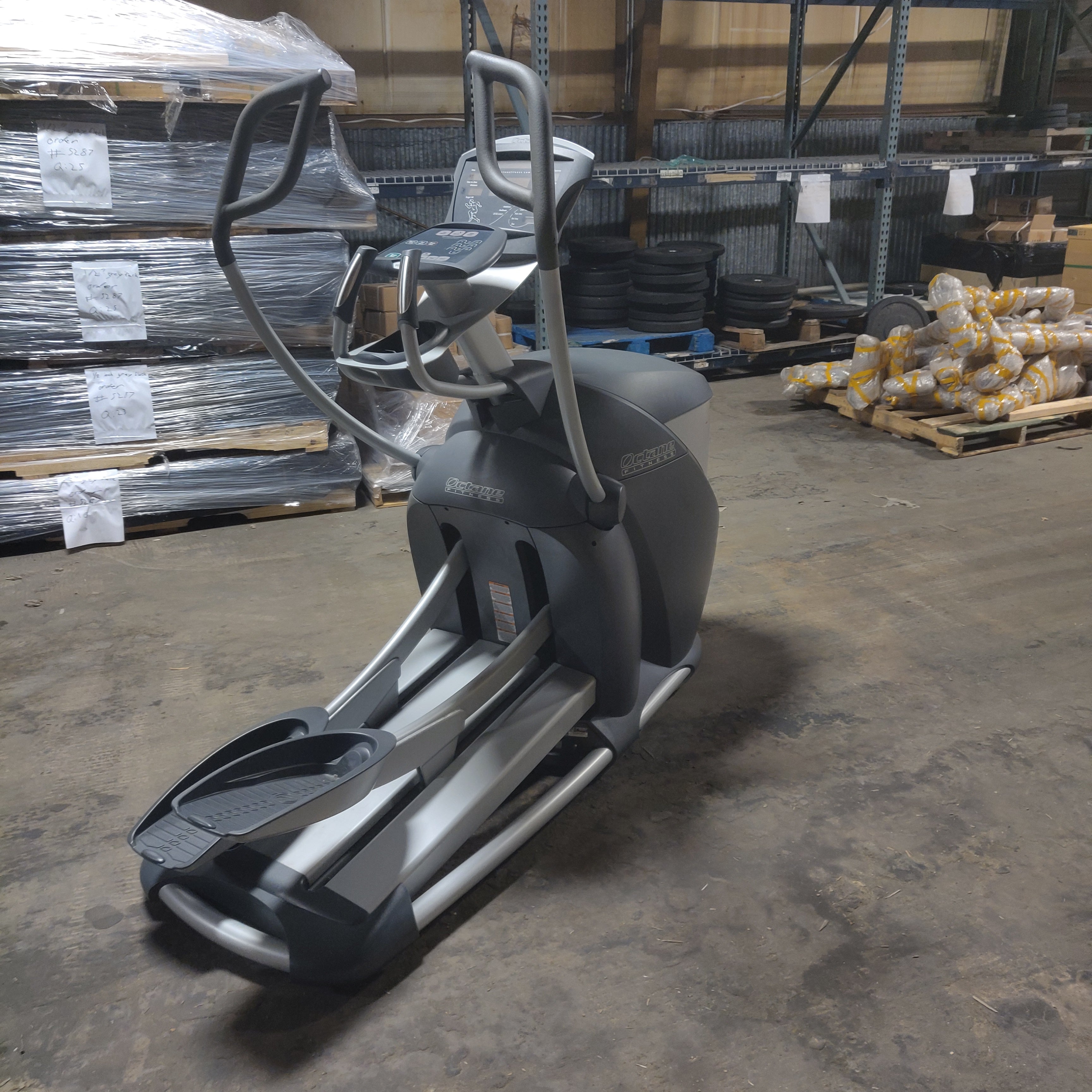 Octane Elliptical Pro 3700C